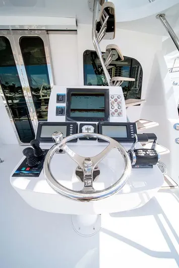 Silky Yacht Photos Pics 