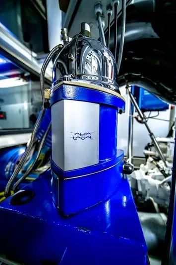 Silky Yacht Photos Pics 