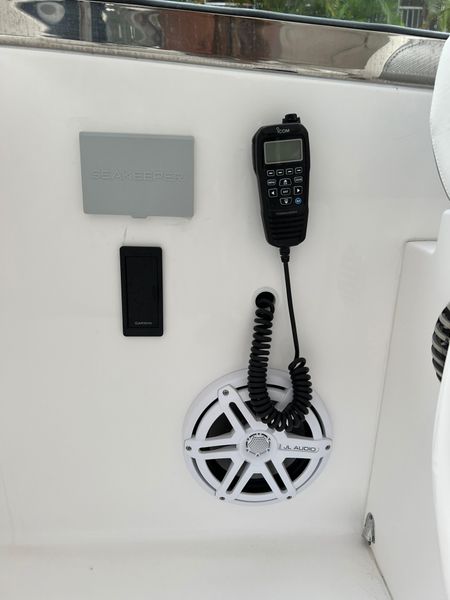 2019 Intrepid 475 Sport Yacht