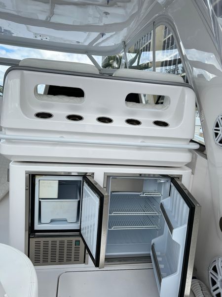 2019 Intrepid 475 Sport Yacht