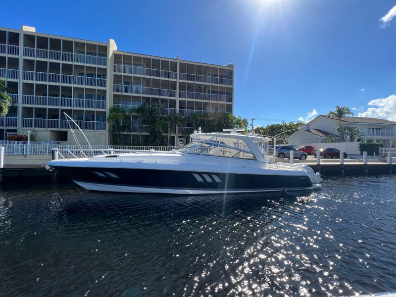 2019 Intrepid 475 Sport Yacht