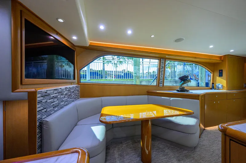 Reel King Yacht Photos Pics Viking 61 Reel King - Dinette