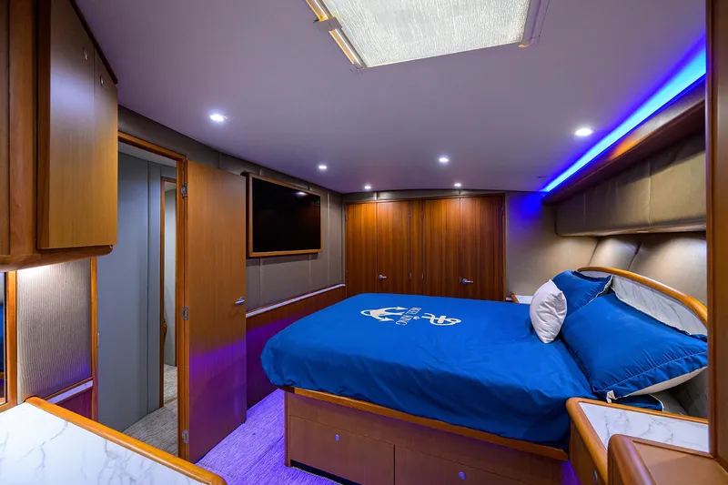 Reel King Yacht Photos Pics Viking 61 Reel King - Master Stateroom