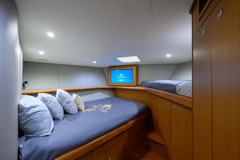 Reel King Yacht Photos Pics Viking 61 Reel King - Forward Stateroom
