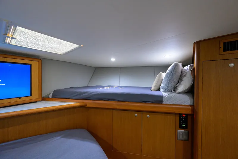 Reel King Yacht Photos Pics Viking 61 Reel King - Forward Stateroom