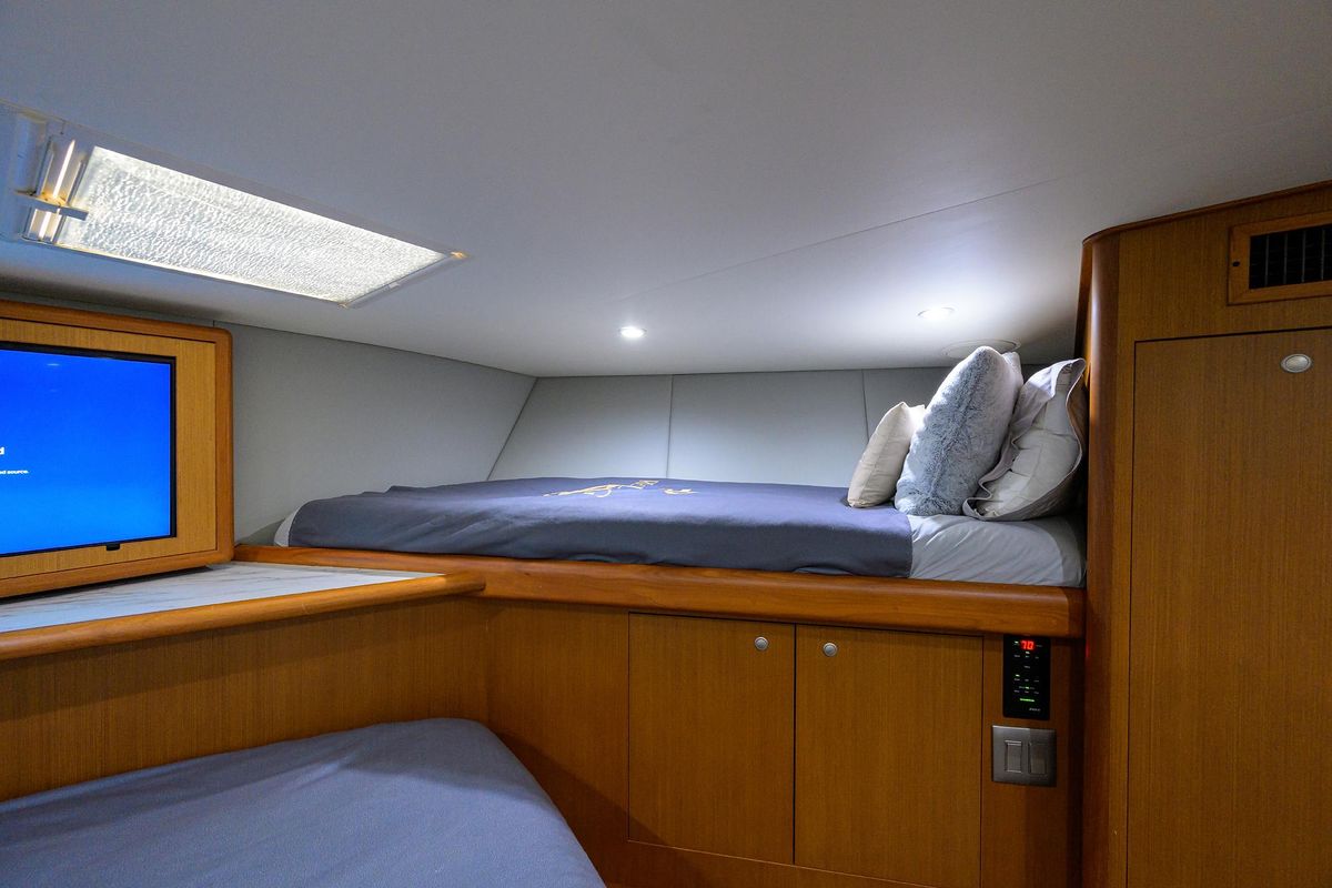 2001 Viking 61 