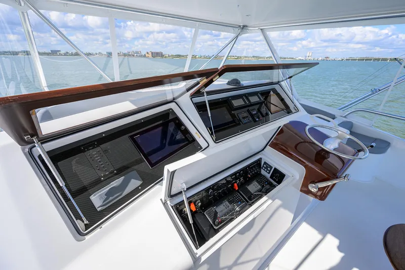 Reel King Yacht Photos Pics Viking 61 Reel King - Flybridge