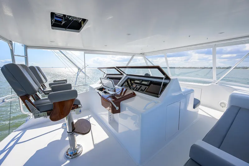 Reel King Yacht Photos Pics Viking 61 Reel King - Flybridge