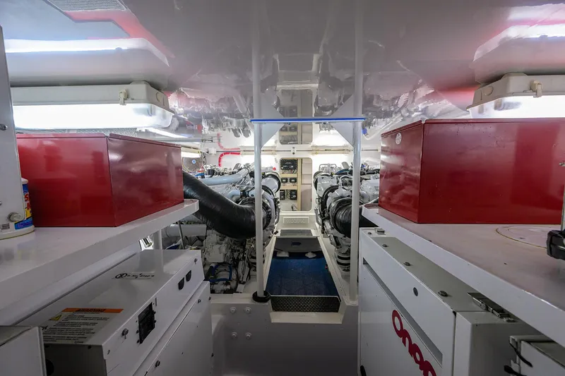 Reel King Yacht Photos Pics Viking 61 Reel King - Engine Room