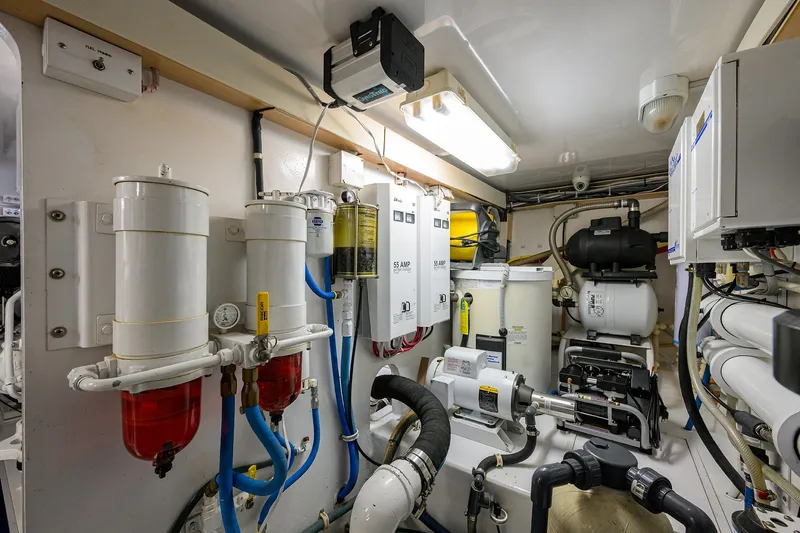 Reel King Yacht Photos Pics Viking 61 Reel King - Engine Room