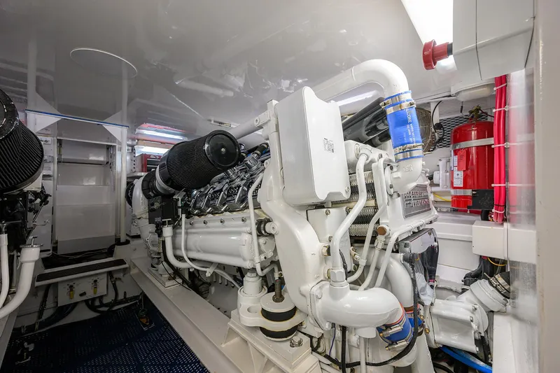 Reel King Yacht Photos Pics Viking 61 Reel King - Engine Room