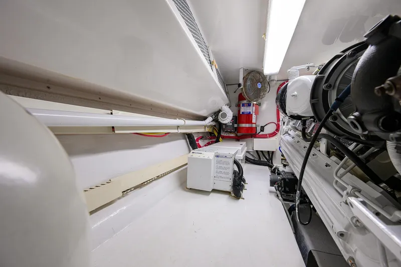 Reel King Yacht Photos Pics Viking 61 Reel King - Engine Room