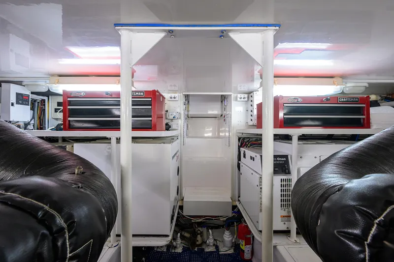 Reel King Yacht Photos Pics Viking 61 Reel King - Engine Room