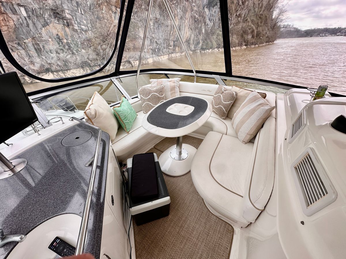 2005 Sea Ray 52 
