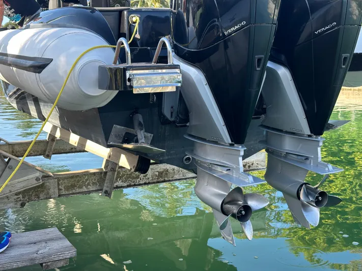  Yacht Photos Pics Outboard motors of a 2020 Technohull SEADNA 999 G5 ST on a lift.