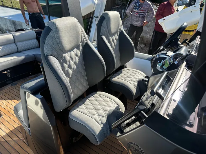  Yacht Photos Pics 2020 Technohull SEADNA 999 G5 ST boat interior with luxury seating and modern dashboard.