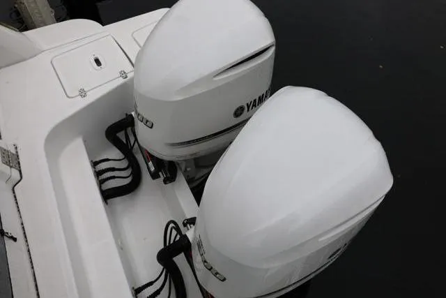  Yacht Photos Pics Twin Yamaha outboard engines on a 2021 Four Winns V355 Coupe boat.