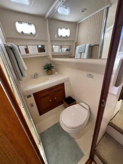 Off The Hook Yacht Photos Pics 