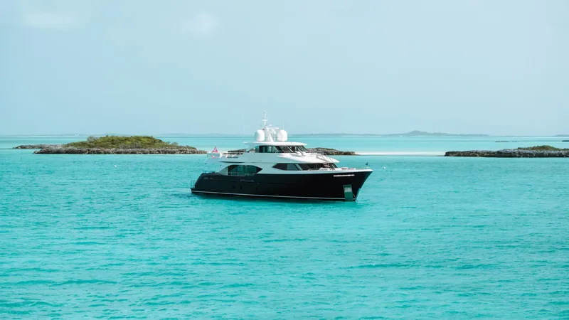 Moonen 110 Mustique Yacht Photos Pics 