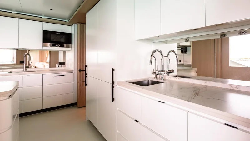 Moonen 110 Mustique Yacht Photos Pics 