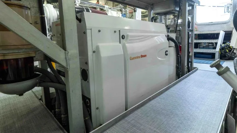 Well Done Yacht Photos Pics 2000 Burger Flush Deck My - Image 77