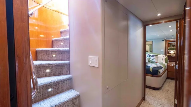 Well Done Yacht Photos Pics 2000 Burger Flush Deck My - Image 62