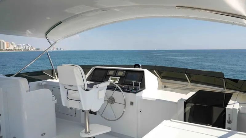 Well Done Yacht Photos Pics 2000 Burger Flush Deck My - Image 19