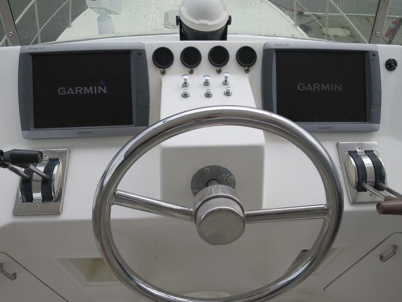 1998 Hyatt 60 Motor Yacht