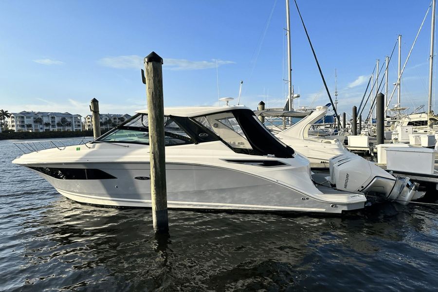 2022 Sea Ray 320 DA OB