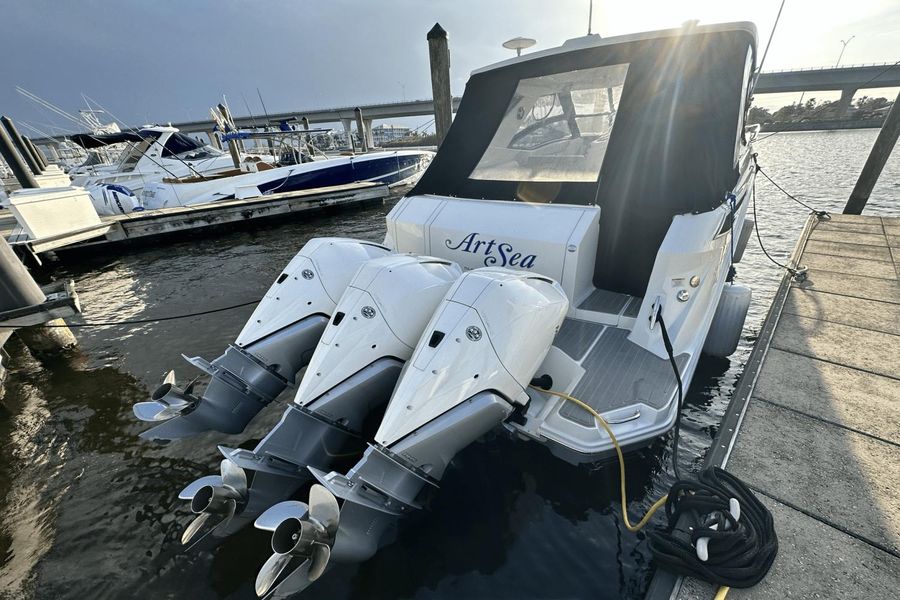 2022 Sea Ray 320 DA OB