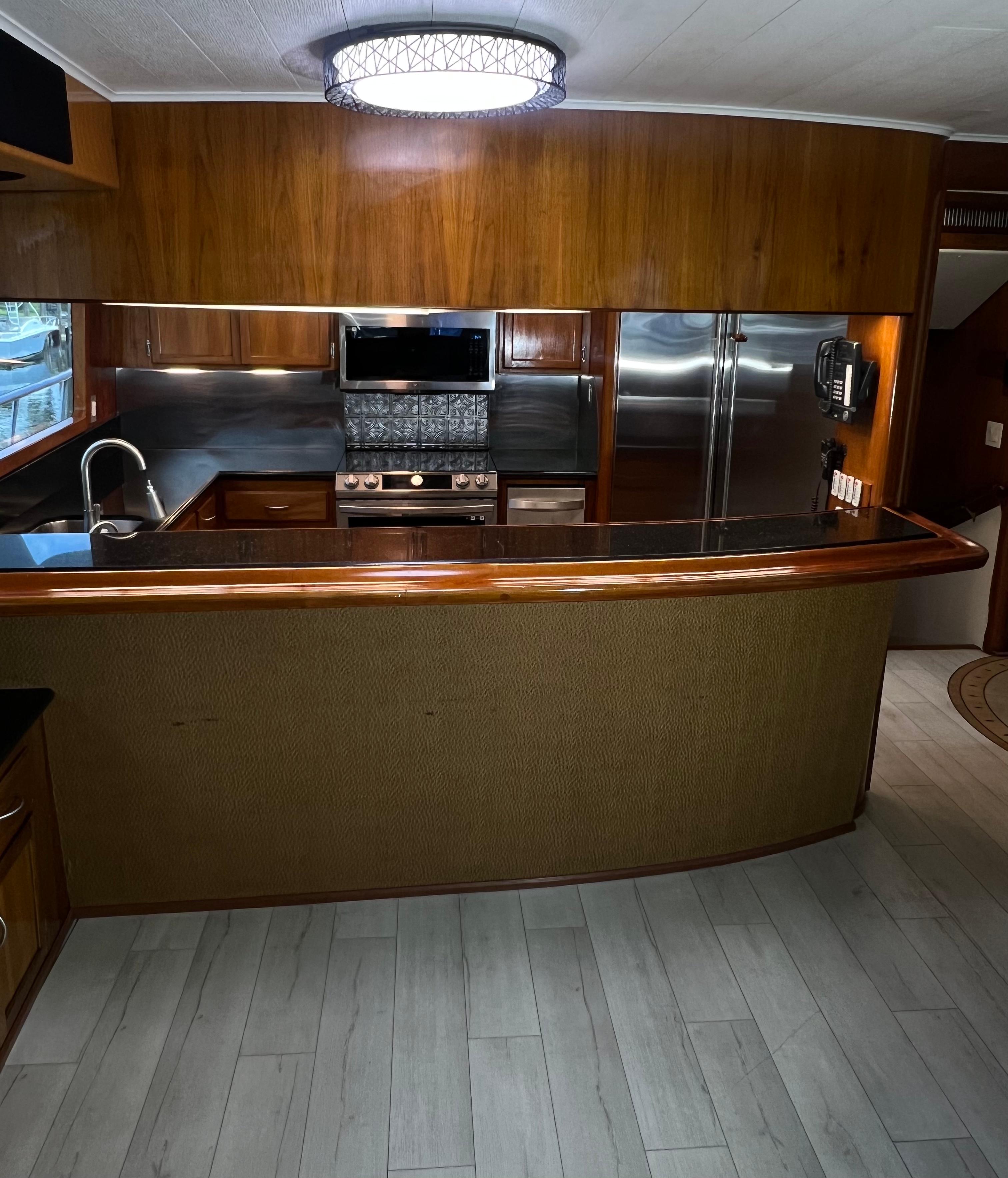 Yacht Photo 36