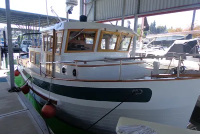 Sundowner Tug Pilothouse