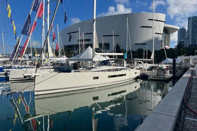 Jeanneau 65