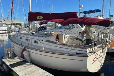 1989 Island Packet 35