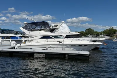 Sea Ray 400 Sedan Bridge