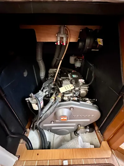 Volare Yacht Photos Pics Engine compartment of 2014 Jeanneau Sun Odyssey 44 DS sailboat.