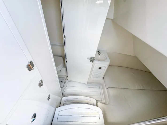 Aquamarine Yacht Photos Pics Interior cabin of 2019 HCB 39 Speciale boat with compact bathroom.