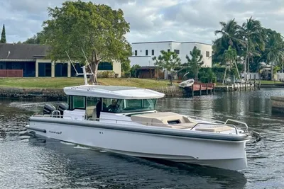 Axopar 37XC CROSS CABIN