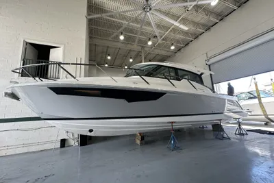 Tiara Yachts 43 LE