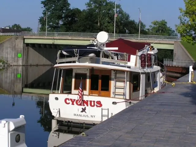 Cygnus Yacht Photos Pics 