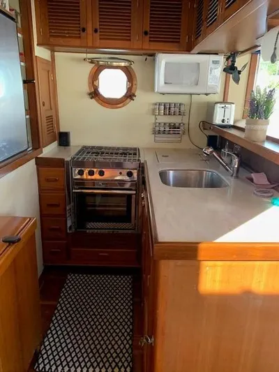 Cygnus Yacht Photos Pics 