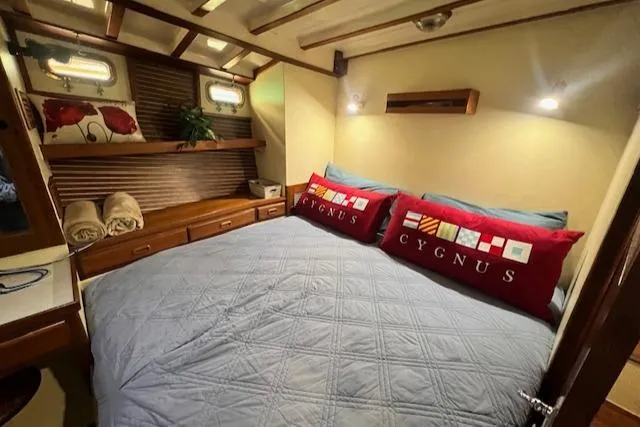 Cygnus Yacht Photos Pics 