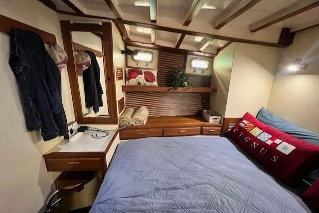 Cygnus Yacht Photos Pics 