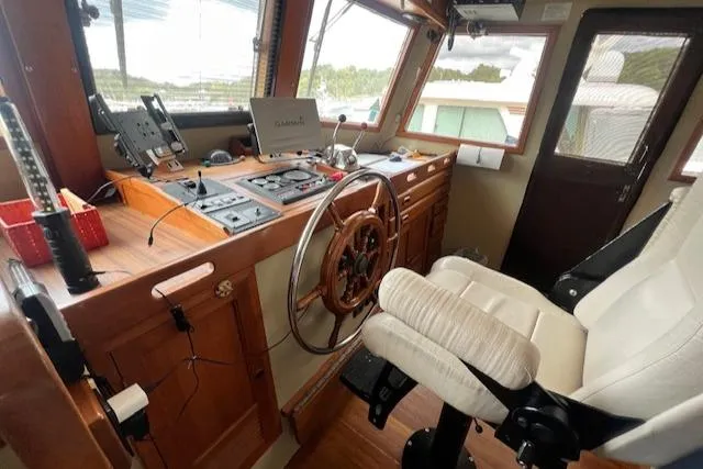 Cygnus Yacht Photos Pics 