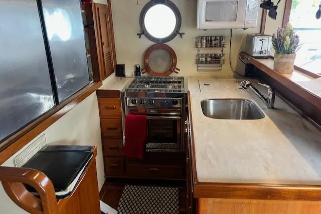 Cygnus Yacht Photos Pics 