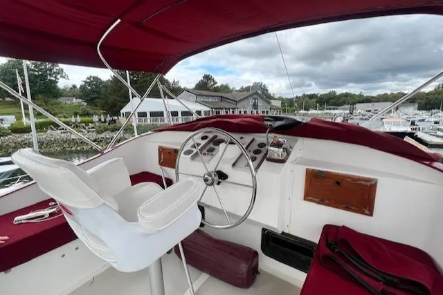 Cygnus Yacht Photos Pics 