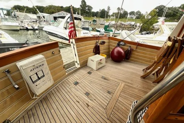 Cygnus Yacht Photos Pics 