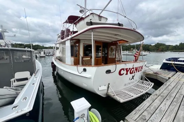 Cygnus Yacht Photos Pics 