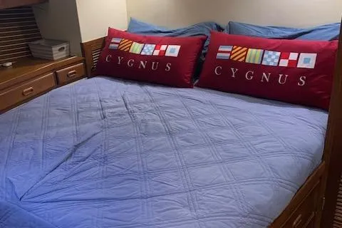 Cygnus Yacht Photos Pics 