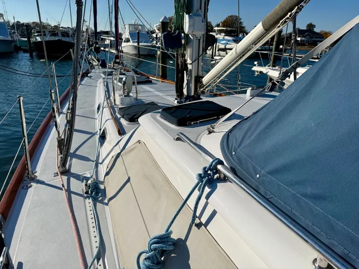 Agua Dulce Yacht Photos Pics Agua Dulce side deck